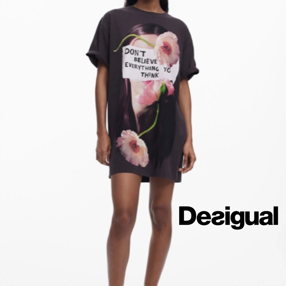 Desigual Black T-Shirt with Pink Floral Graphic xs/s